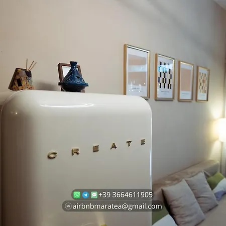 Small Garden Oasis In The Center Of Róma